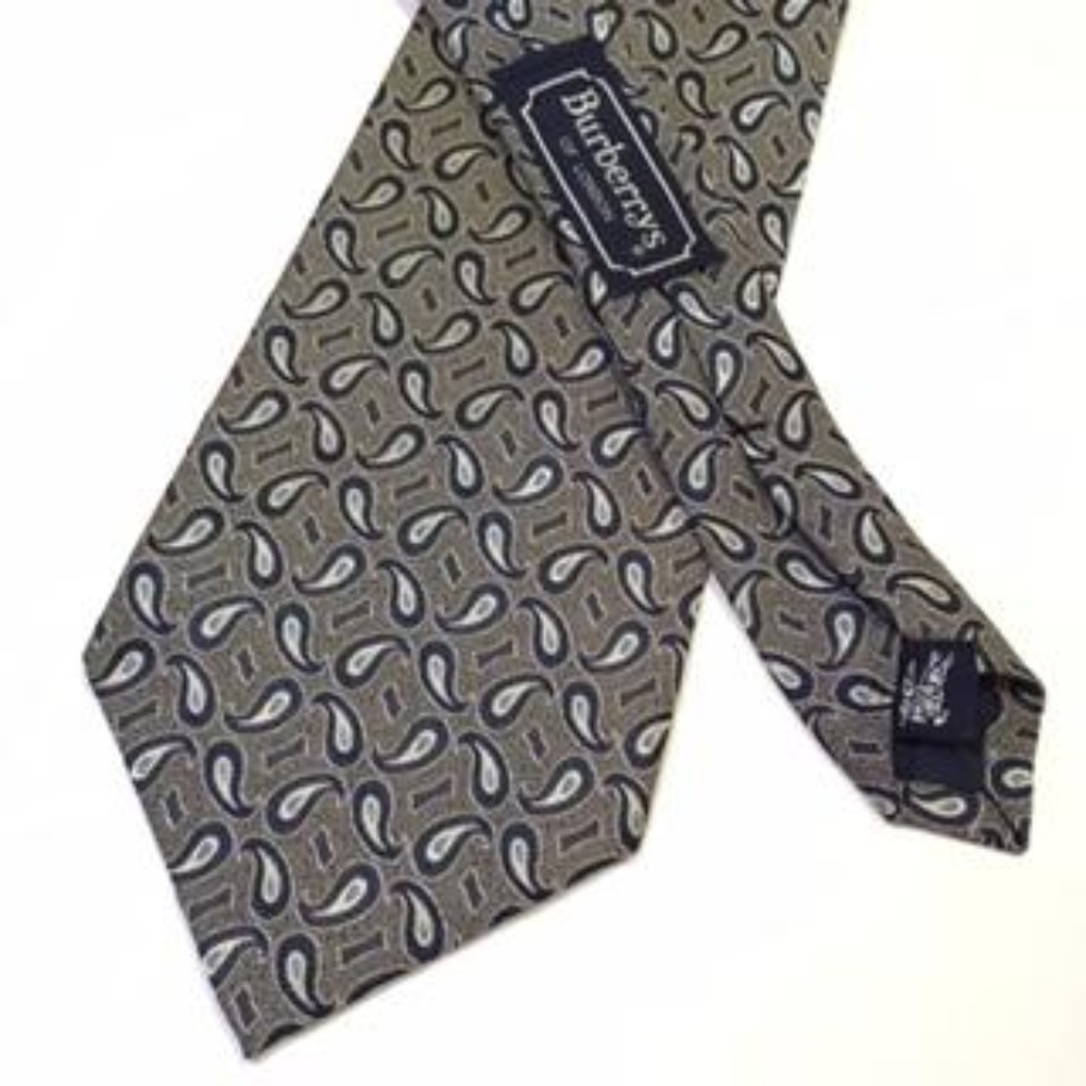 Burberrys of London Tie 100% Silk Paisley Italian